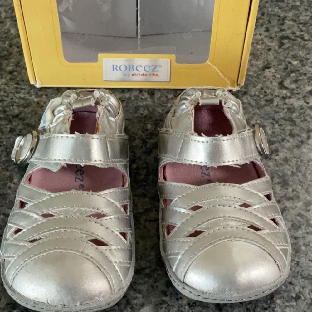 Robeez by Stride rite baby shoes 9-12 months